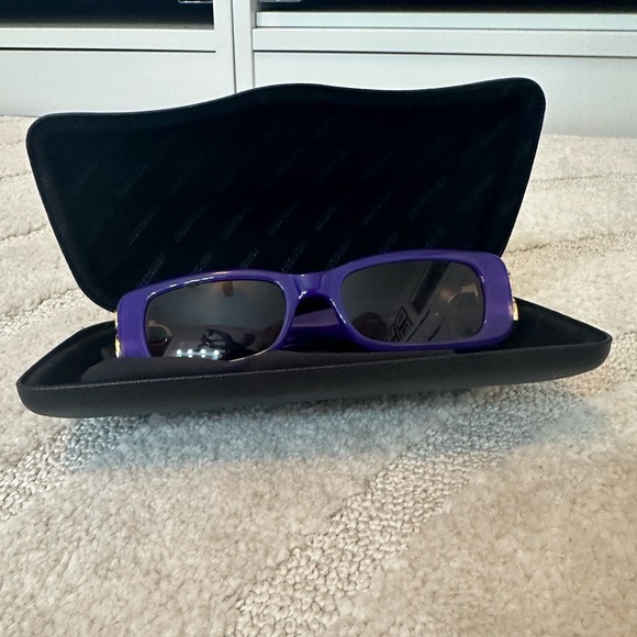 Sun glasses - Picture 1 of 6